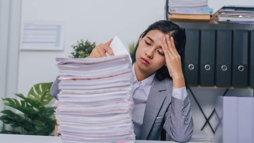 headache-when-managing-timekeeping-for-manufacturing-enterprises